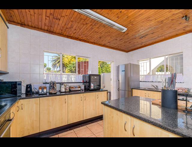 4 BEDROOM HOUSE FOR SALE IN WELTEVREDEN PARK